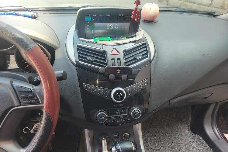 Used Haima S5 2017 Strong-Performance Version 1.5T CVT Prestige Model Audio And AC Panel