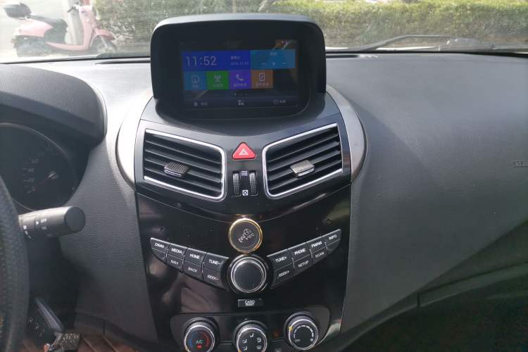 Used Haima S5 2017 High-Power Version 1.5T Manual Comfort Edition Audio And AC Panel