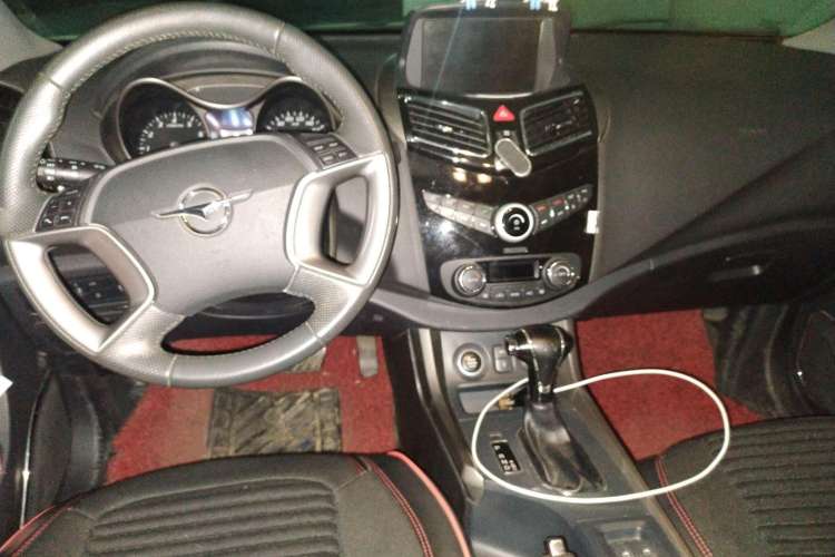 Used Haima S5 2017 High-Power Version 1.5T CVT Flagship Edition Center Console