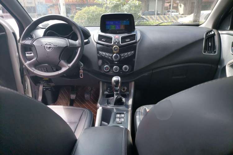 Used Haima S5 2017 High-Power Version 1.5T Manual Comfort Edition Center Console