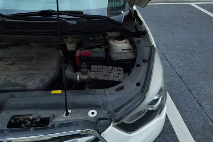 Used Haima S5 2017 High-Power Version 1.5T CVT Flagship Edition Engine Bay Left