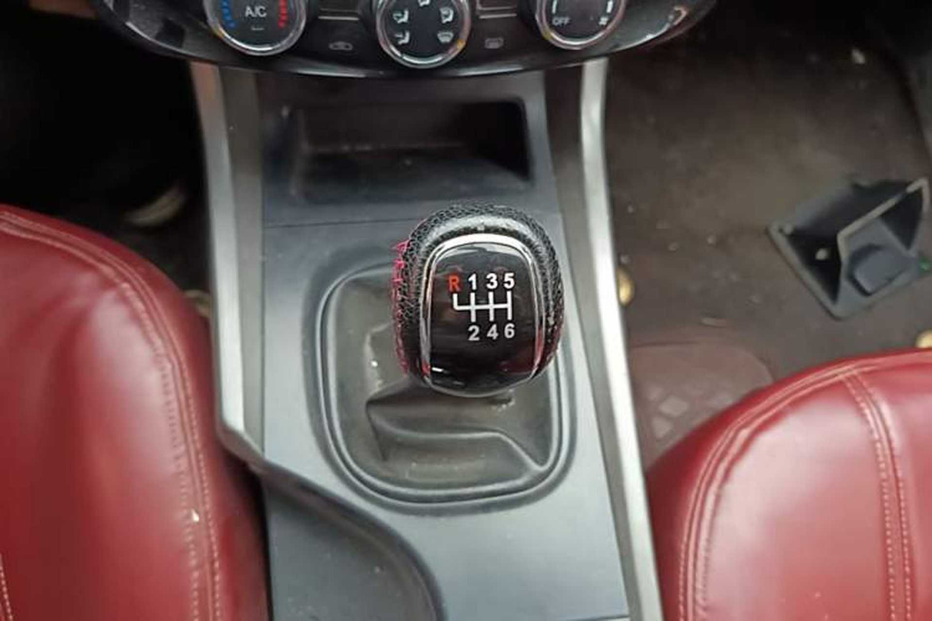 Used Haima S5 2017 High-Power Version 1.5T Manual Comfort Edition Gear Lever