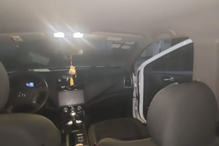 Used Haima S5 2017 High-Power Version 1.6L Manual Classic Type Headliner