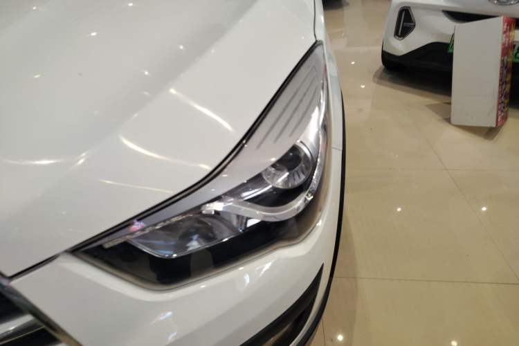 Used Haima S5 2017 Strong-Performance Version 1.5T CVT Prestige Model Left Front Headlight