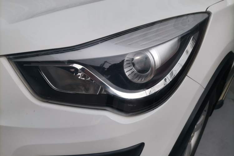 Used Haima S5 2017 High-Power Version 1.5T Manual Comfort Edition Left Front Headlight