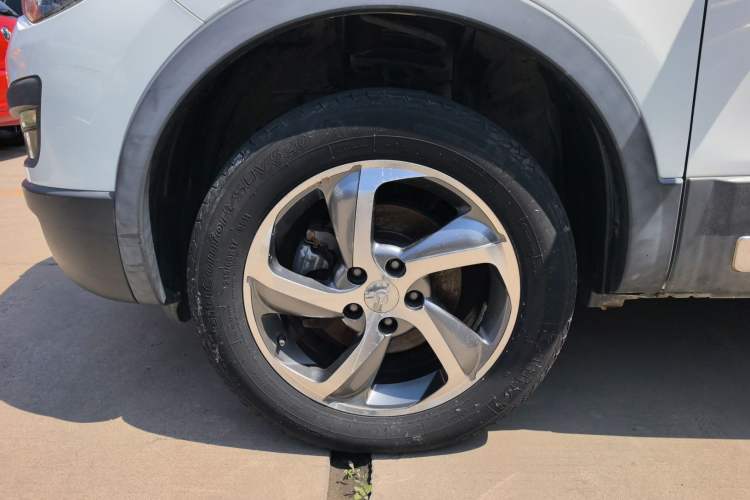 Used Haima S5 2017 Strong-Performance Version 1.6L Manual Luxury Model Left Front Wheel Hub