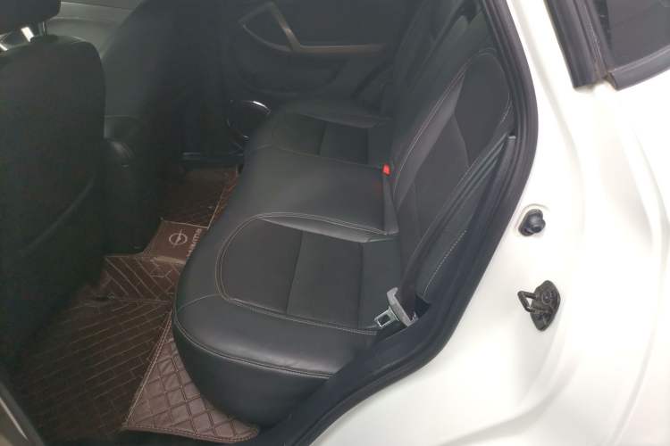Used Haima S5 2017 High-Power Version 1.5T Manual Comfort Edition Left Rear Seat
