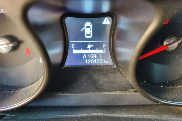 Used Haima S5 2017 High-Power Version 1.6L Manual Classic Type Odometer Close Up