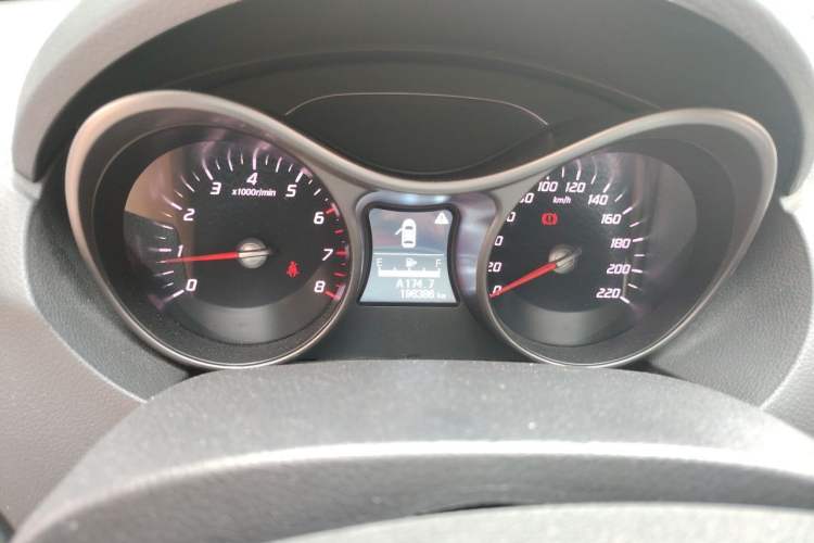 Used Haima S5 2017 High-Power Version 1.6L Manual Classic Type Odometer Close Up