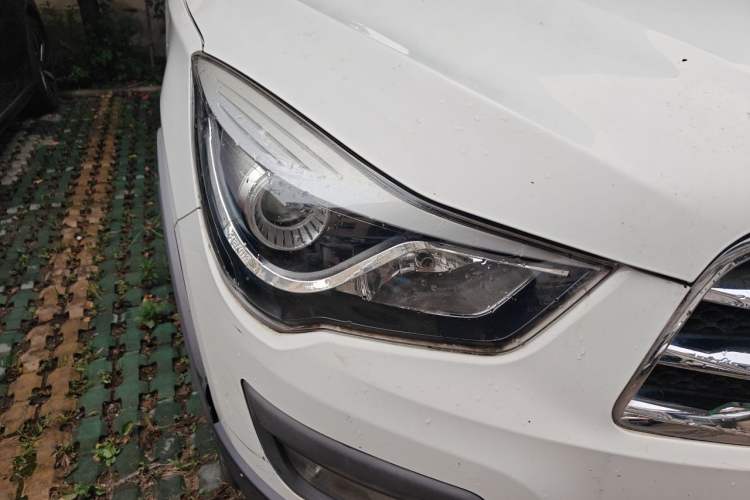 Used Haima S5 2017 Strong-Performance Version 1.6L Manual Luxury Model Right Front Headlight