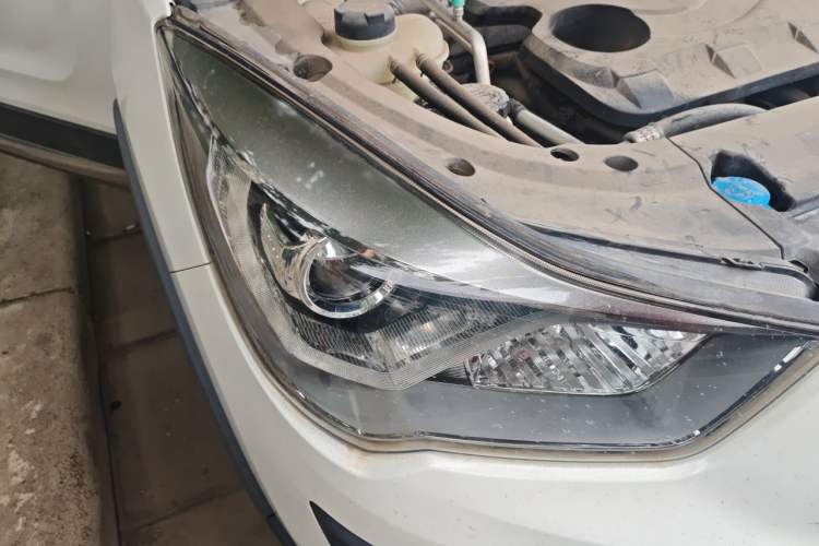 Used Haima S5 2017 Strong-Performance Version 1.5T Manual Luxury Model Right Front Headlight
