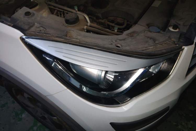 Used Haima S5 2017 Strong-Performance Version 1.5T CVT Prestige Model Right Front Headlight