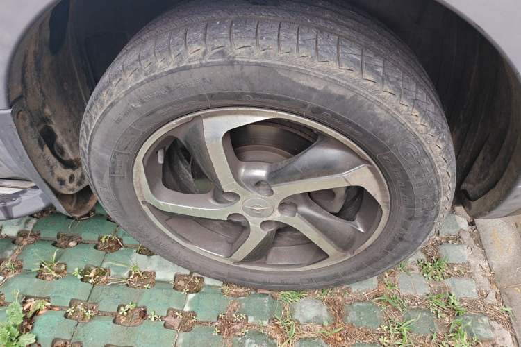 Used Haima S5 2017 Strong-Performance Version 1.6L Manual Luxury Model Right Front Wheel Hub
