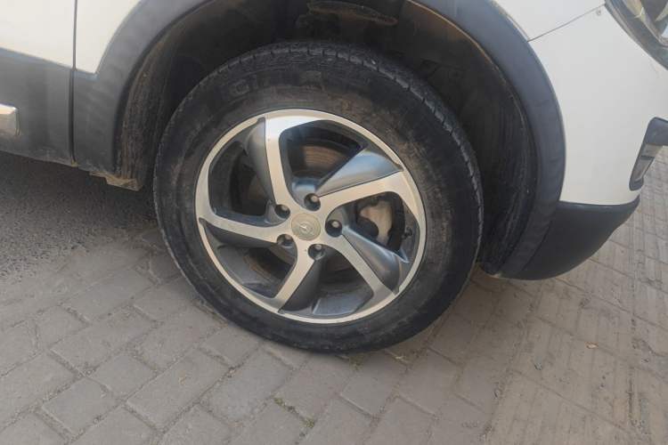 Used Haima S5 2017 Strong-Performance Version 1.6L Manual Luxury Model Right Front Wheel Hub