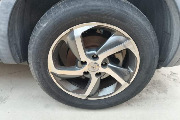 Used Haima S5 2017 Strong-Performance Version 1.6L Manual Luxury Model Right Front Wheel Hub