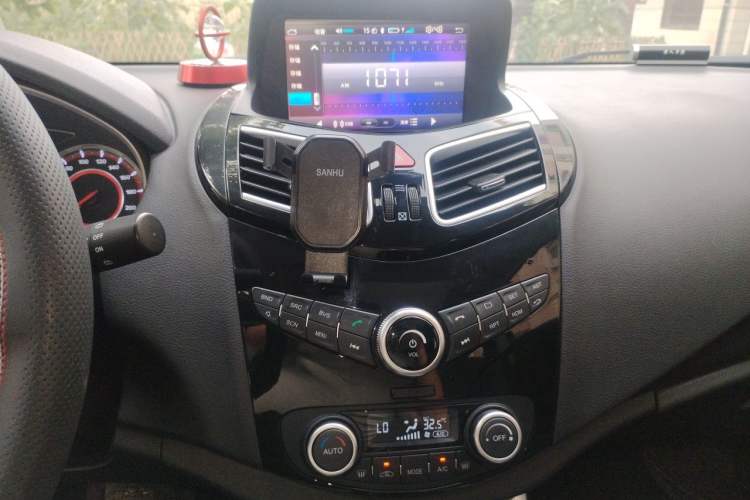 Used Haima S5 2018 1.5T CVT Luxury Model Audio And AC Panel