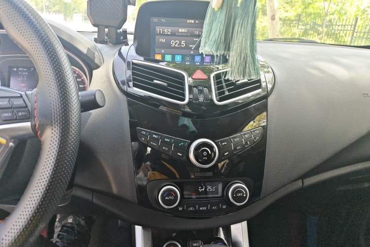 Used Haima S5 2018 1.5T CVT Flagship Model Audio And AC Panel
