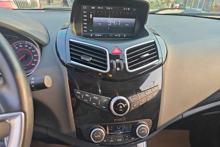 Used Haima S5 2018 1.5T CVT Luxury Model Audio And AC Panel