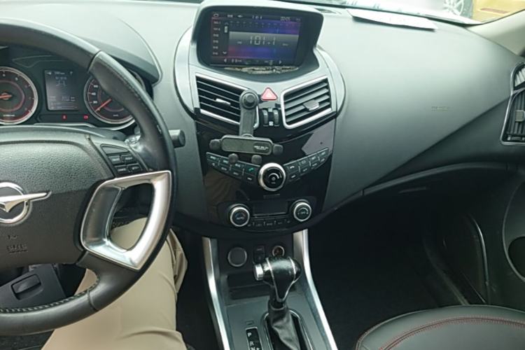 Used Haima S5 2018 1.5T CVT Luxury Model Center Console