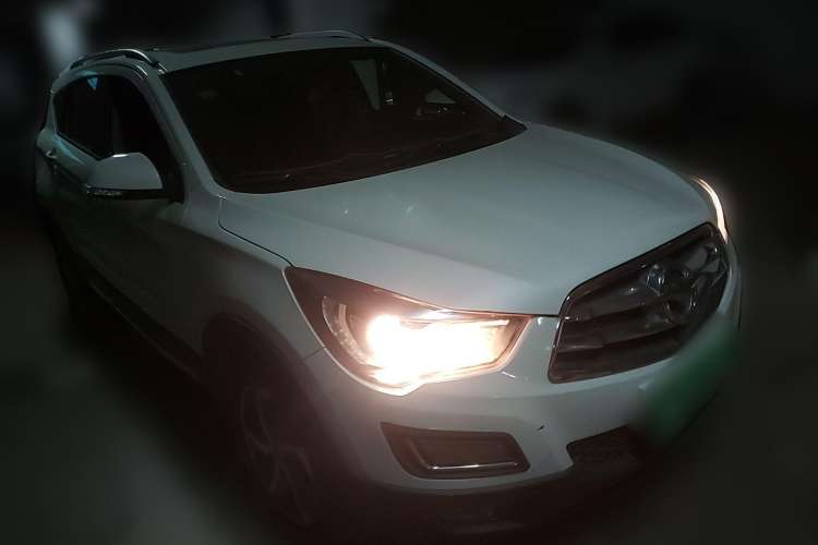 Used Haima S5 2018 1.5T Manual Luxury Model Front Right 45 Deg