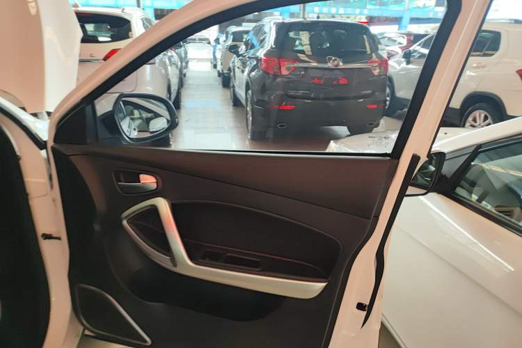 Used Haima S5 2018 1.5T Manual Luxury Model Right Front Door Interior