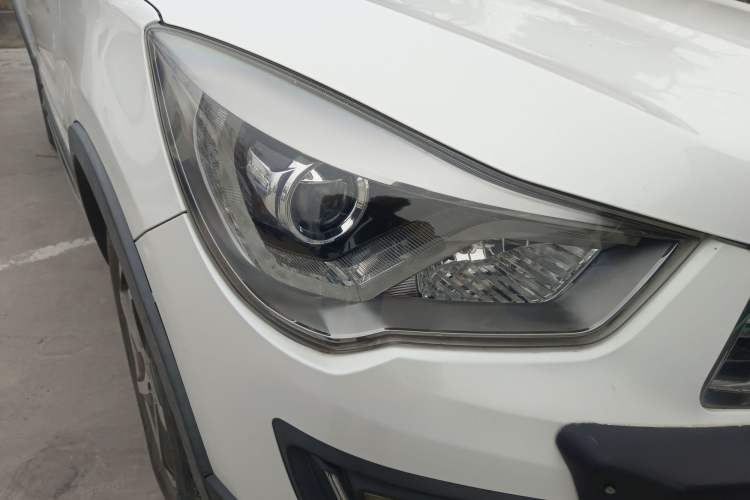 Used Haima S5 2018 1.6L Manual Luxury Model Right Front Headlight