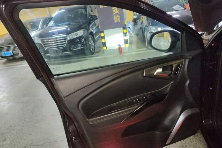 Used Haima S5 2019 230T Automatic Flagship Model Left Front Door Interior