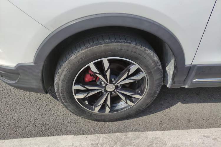 Used Haima S5 2019 230T Automatic Smart Connect Flagship Edition Left Front Wheel Hub