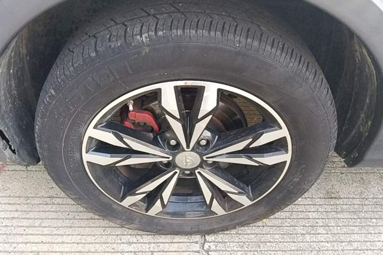 Used Haima S5 2019 230T Automatic Smart Connect Flagship Edition Left Front Wheel Hub