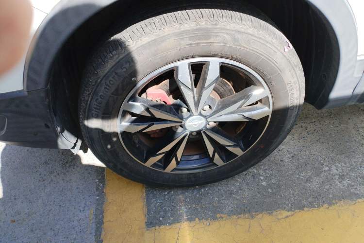 Used Haima S5 2019 230T Automatic Luxury Edition Left Front Wheel Hub