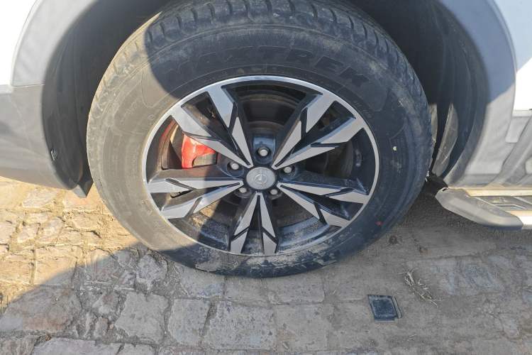 Used Haima S5 2019 230T Automatic Flagship Model Left Front Wheel Hub
