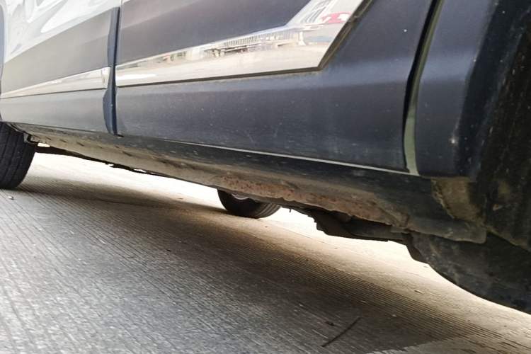 Used Haima S5 2019 230T Automatic Smart Connect Flagship Edition Left Side Sill