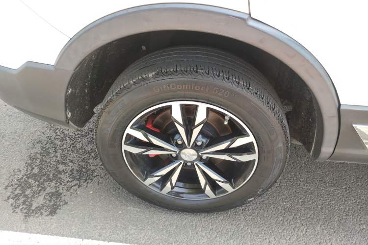 Used Haima S5 2019 230T Automatic Smart Connect Flagship Edition Right Rear Wheel Hub