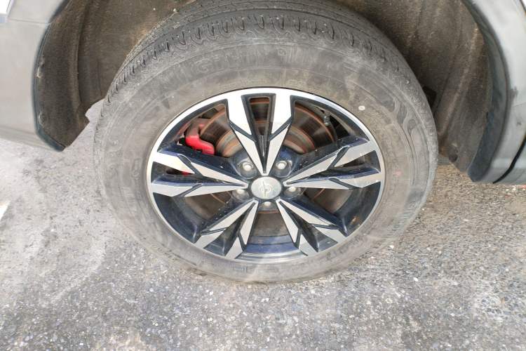 Used Haima S5 2019 230T Automatic Luxury Edition Right Rear Wheel Hub