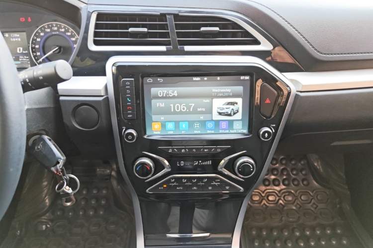 Used Haima S5 Youth Edition 2017 1.6L Manual Luxury Model Audio And AC Panel