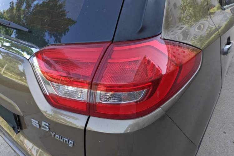 Used Haima S5 Youth Edition 2017 1.6L Manual Luxury Model Right Rear Taillight
