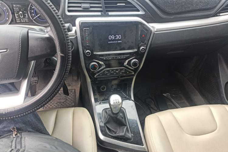 Used Haima S5 Youth Edition 2017 1.6L Manual Luxury Model Audio And AC Panel