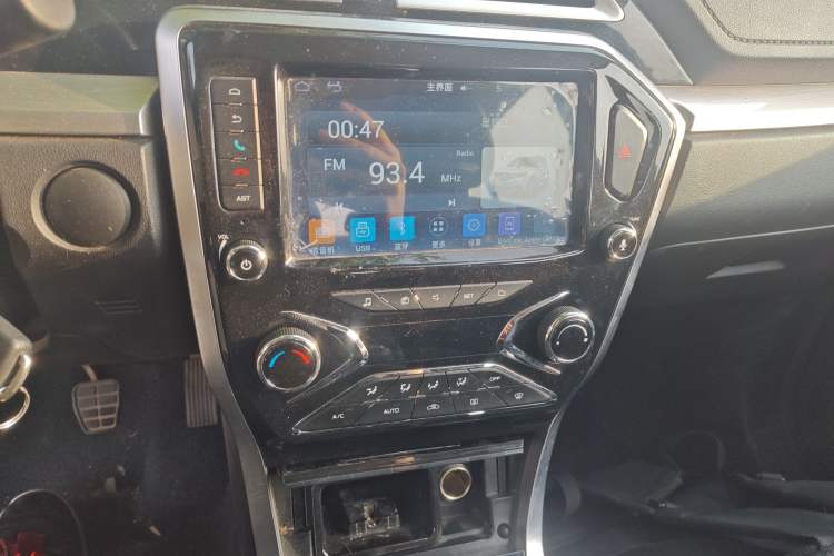 Used Haima S5 Youth Edition 2017 1.6L Manual Luxury Model Audio And AC Panel