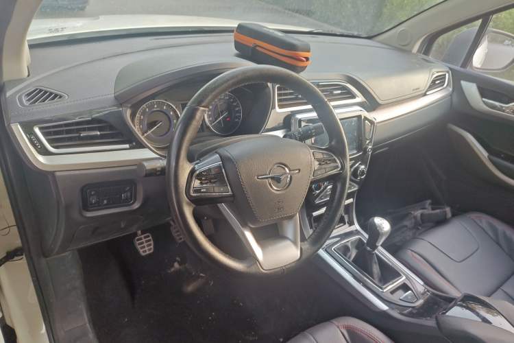 Used Haima S5 Youth Edition 2017 1.6L Manual Luxury Model Center Console