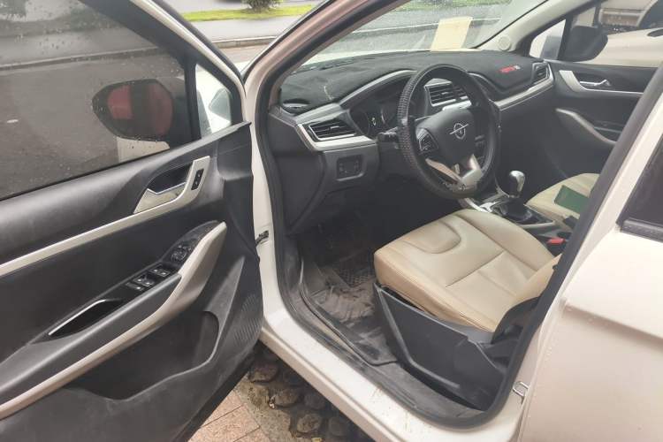 Used Haima S5 Youth Edition 2017 1.6L Manual Luxury Model Driver Seat