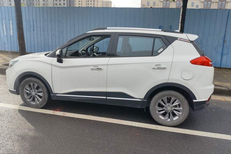 Used Haima S5 Youth Edition 2017 1.6L Manual Luxury Model Exterior 5