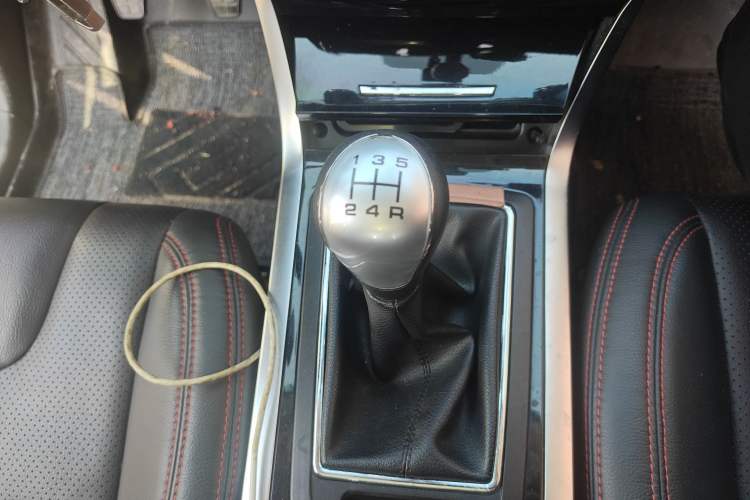 Used Haima S5 Youth Edition 2017 1.6L Manual Luxury Model Gear Lever
