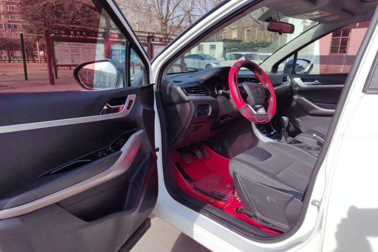 Used Haima S5 Youth Edition 2017 1.6L Manual Luxury Model Interior 3