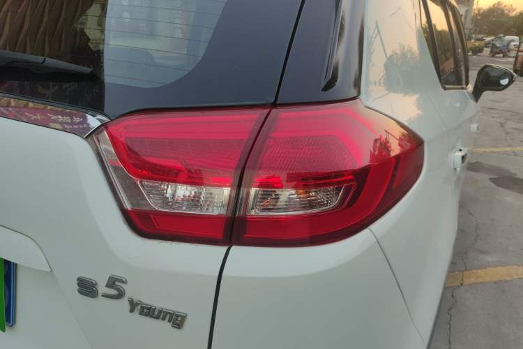 Used Haima S5 Youth Edition 2017 1.6L Manual Luxury Model Right Rear Taillight