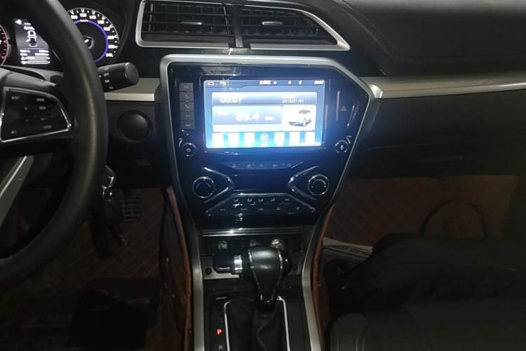 Used Haima S5 Youth Edition 2018 1.6L CVT Luxury Model Audio And AC Panel