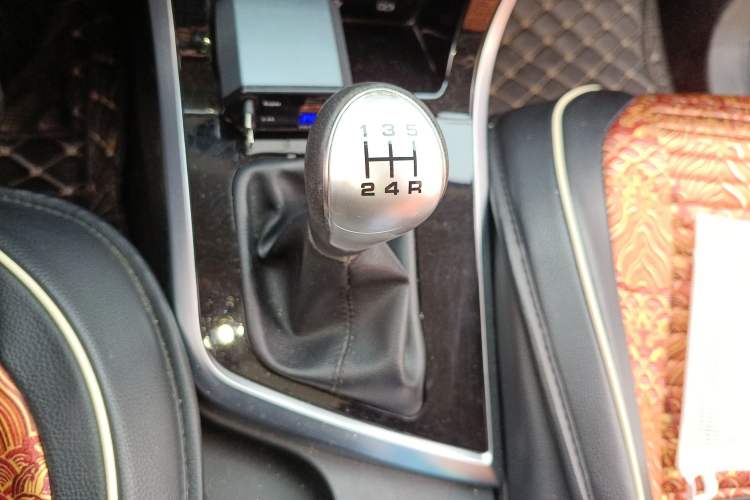 Used Haima S5 Youth Edition 2018 1.6L Manual Luxury Model Gear Lever
