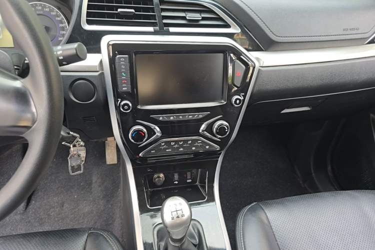 Used Haima S5 Youth Edition 2018 1.6L Manual Elite Model Audio And AC Panel