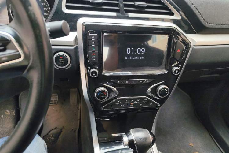 Used Haima S5 Youth Edition 2018 1.6L CVT Flagship Model Audio And AC Panel