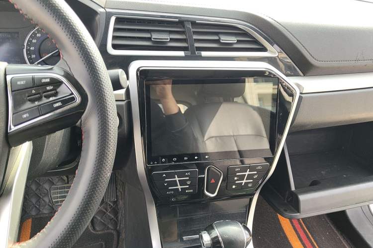 Used Haima S5 Youth Edition 2018 1.6L CVT Flagship Model Audio And AC Panel