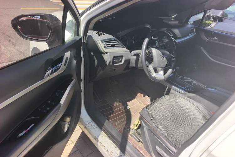 Used Haima S5 Youth Edition 2018 1.6L CVT Flagship Custom Edition Driver Seat